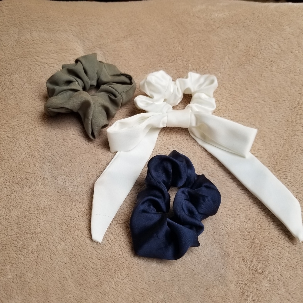 ☀️4 for $10☀️ Scrunchies - 3 set